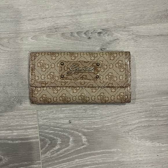Guess Tan Logo Pattern Wallet - Picture 1 of 6